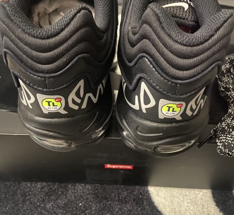 Supreme Nike Air Max 98 Sp