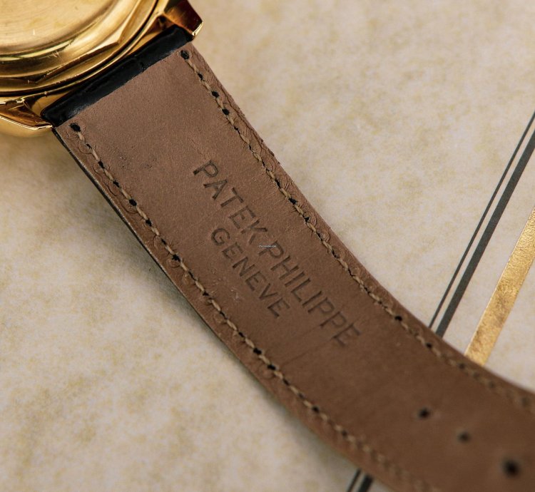 Patek Philippe Calatrava Vintage Calatrava Ref 2526 18kt Yellow Gold Mark Enamel Dial From Year 1955
