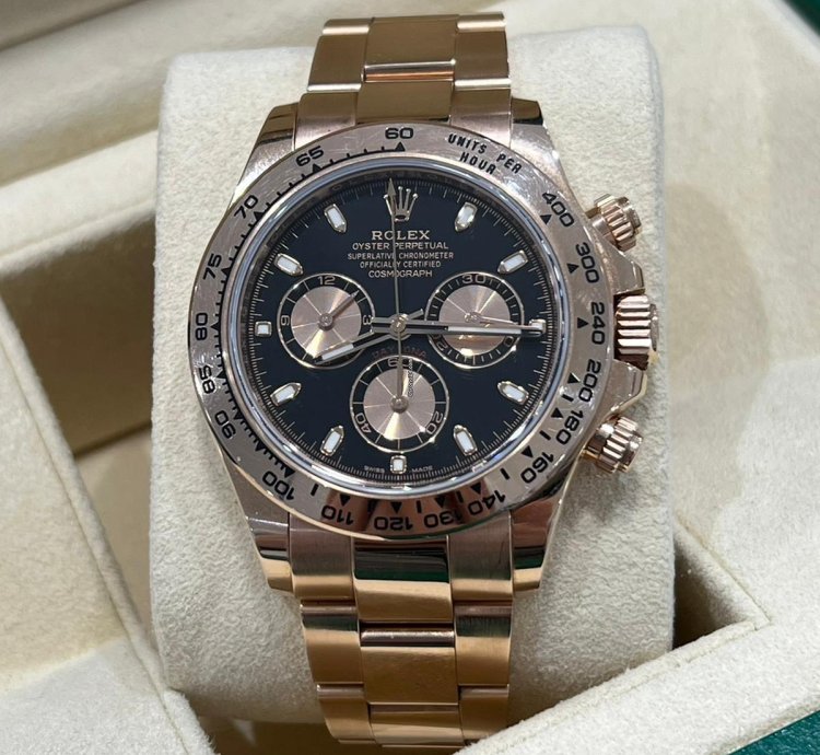 Rolex Daytona 2022 Rose Gold Daytona Black Dial Box And Papers 116505
