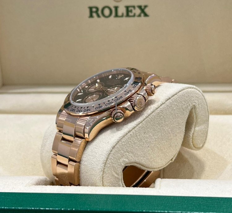 Rolex Daytona 2022 Rose Gold Daytona Black Dial Box And Papers 116505