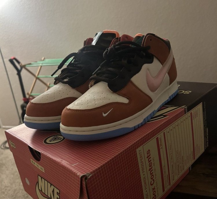 Nike Sb Dunk Mid Social Status Free Lunch Chocolate