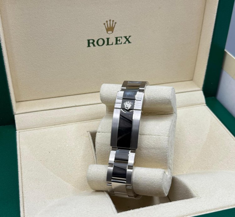 Rolex Daytona 2022 White Gold Daytona Blue Dial Unworn Box And Papers 116509