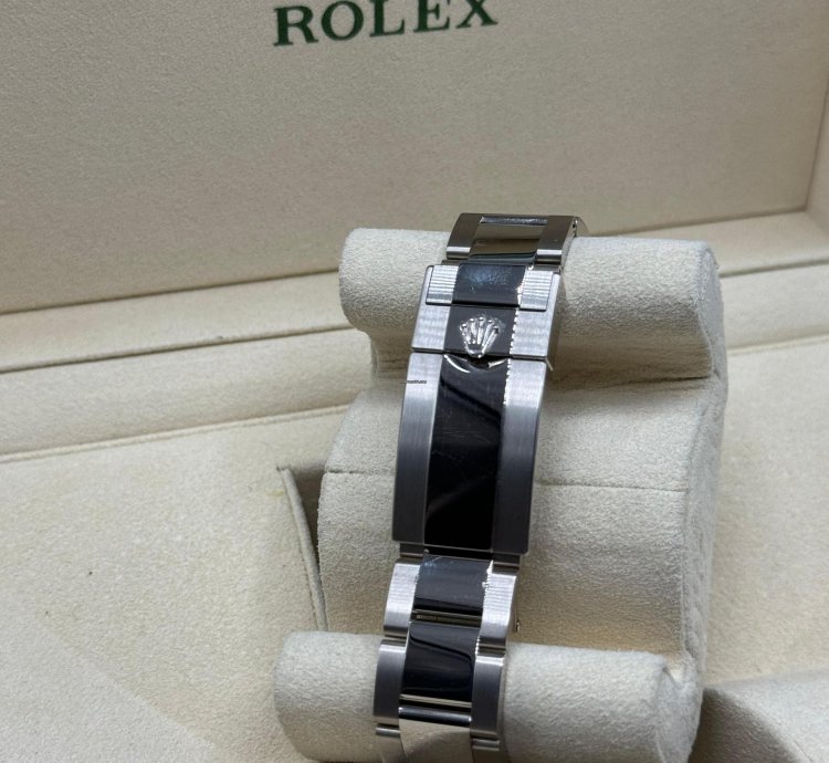 Rolex Daytona 2022 White Gold Daytona Blue Dial Unworn Box And Papers 116509