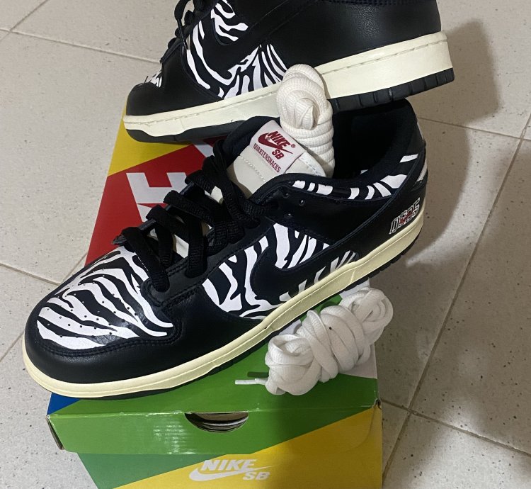 Nike Sb Dunk Quartersnacks Zebra
