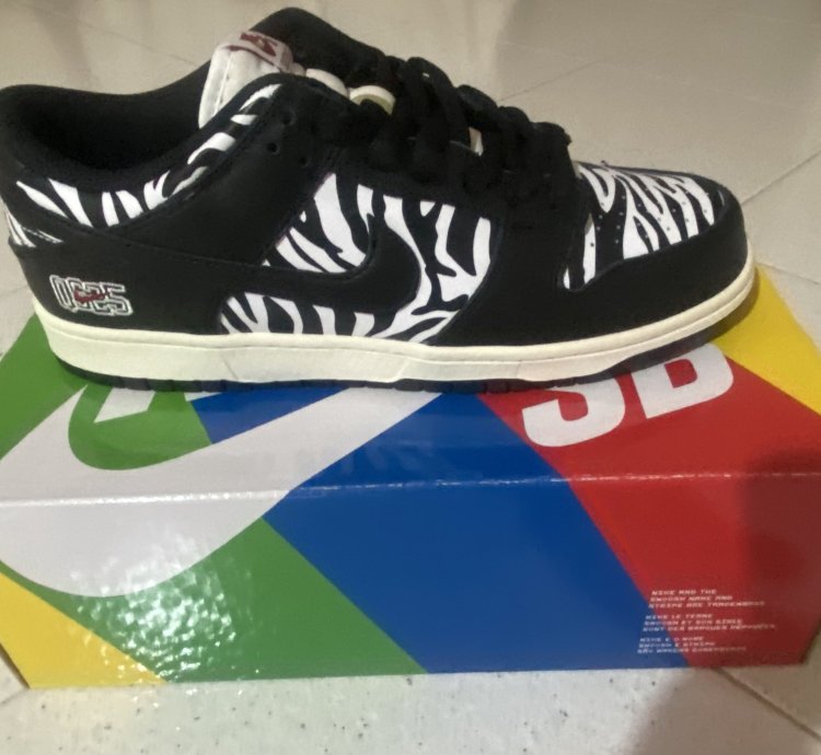 Nike Sb Dunk Quartersnacks Zebra