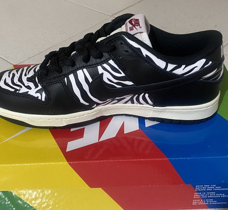 Nike Sb Dunk Quartersnacks Zebra
