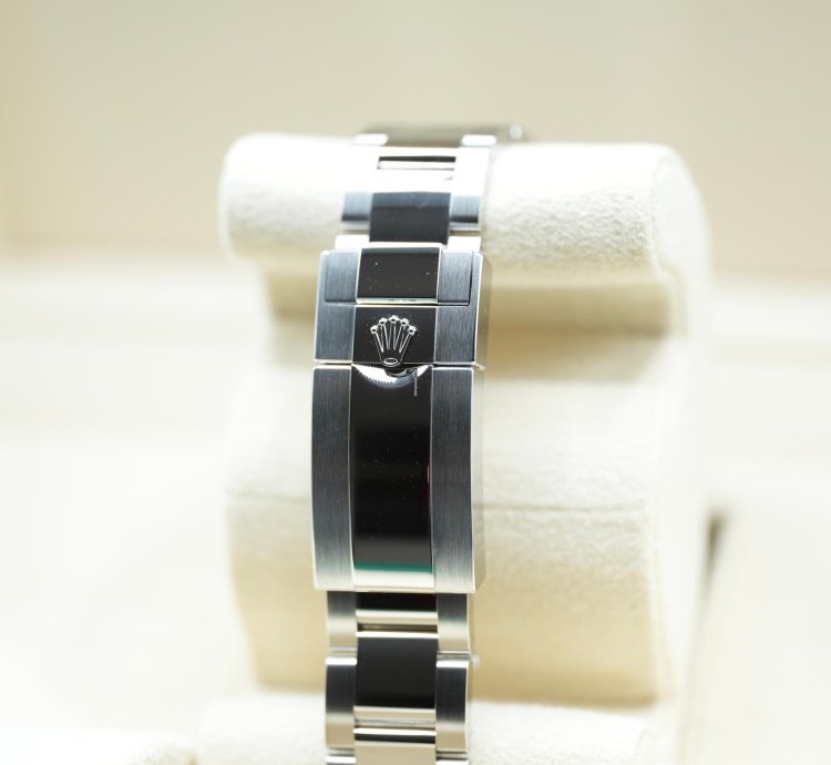 Rolex Daytona 2023 Daytona Cosmograph Black Dial Unworn Box And Papers 116500ln