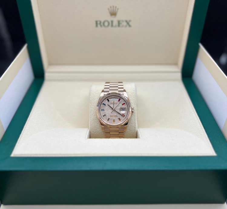 Rolex Day-date 36 Rainbow Pave Dial Rose Gold