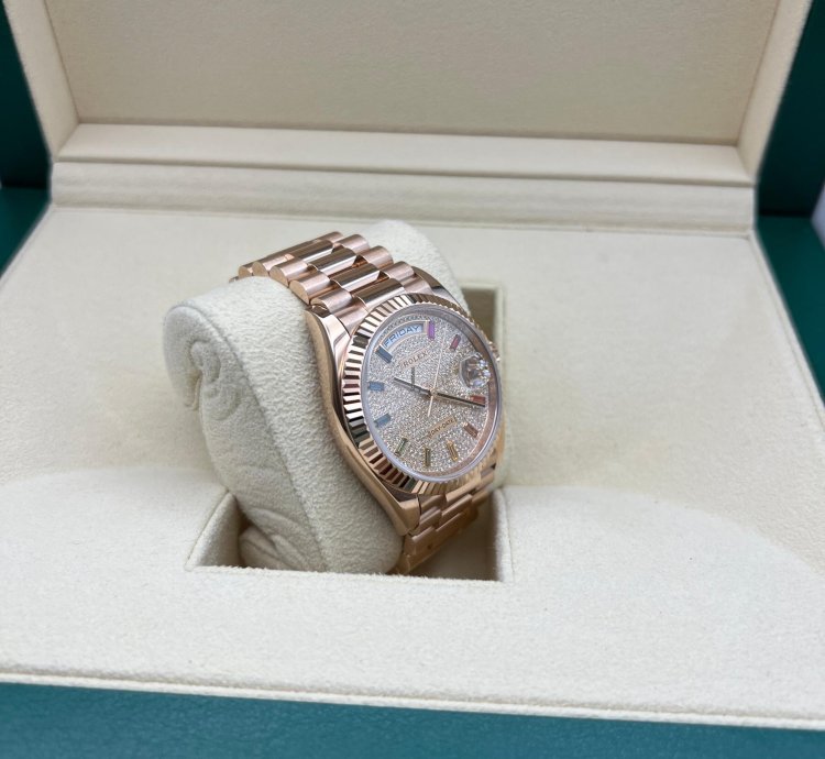 Rolex Day-date 36 Rainbow Pave Dial Rose Gold