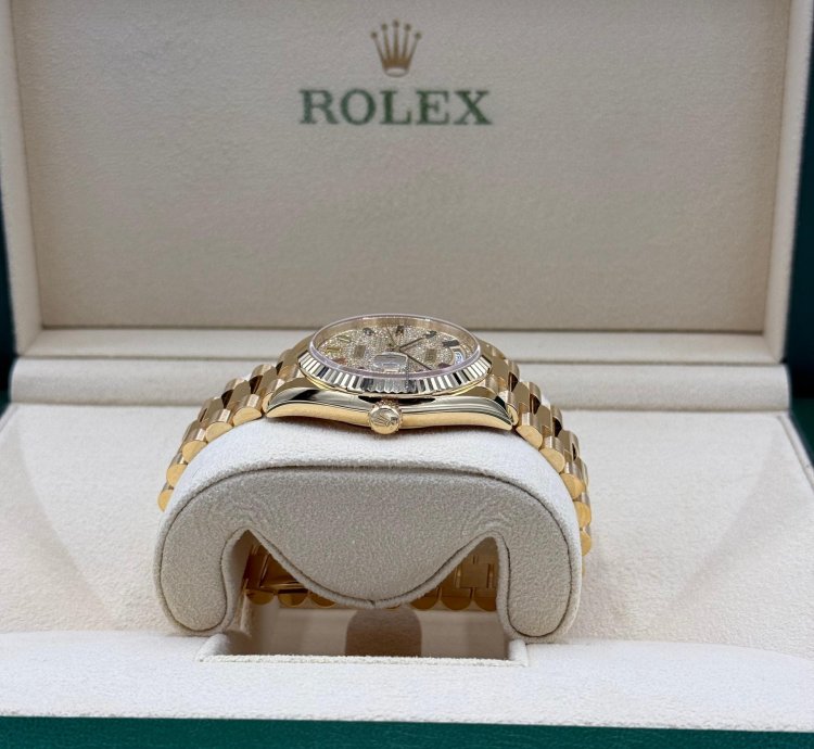 Rolex Day-date 36 Rainbow Sapphire Diamonds Dial Factory Set New