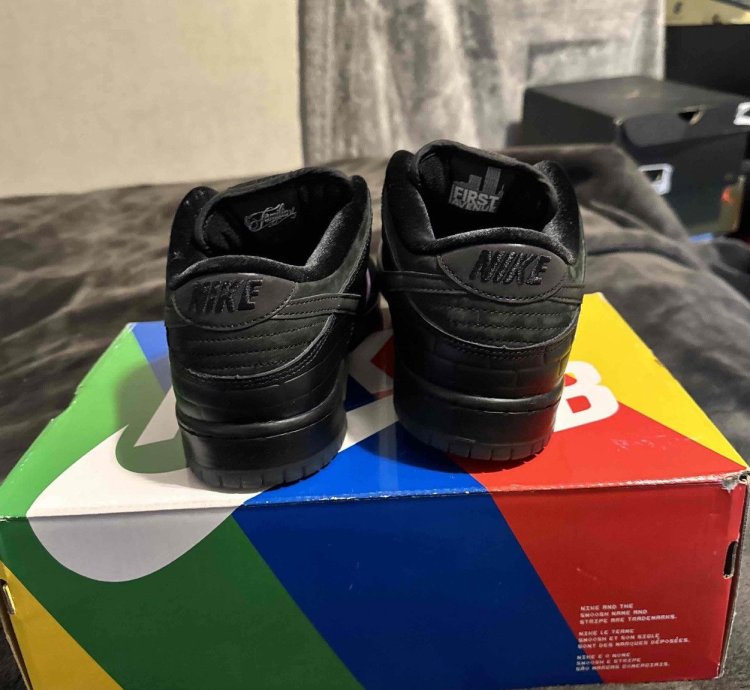 Nike Sb First Avenue