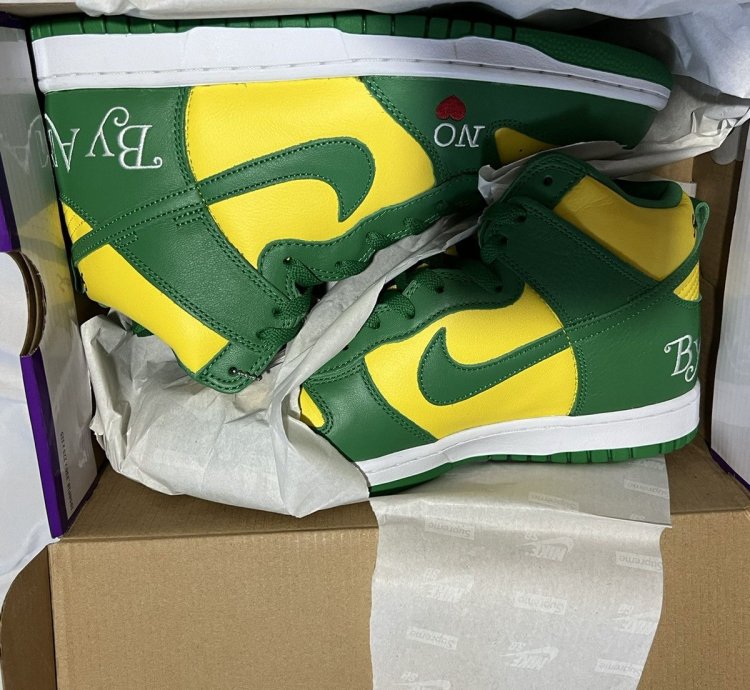 Supreme Nike Dunk High