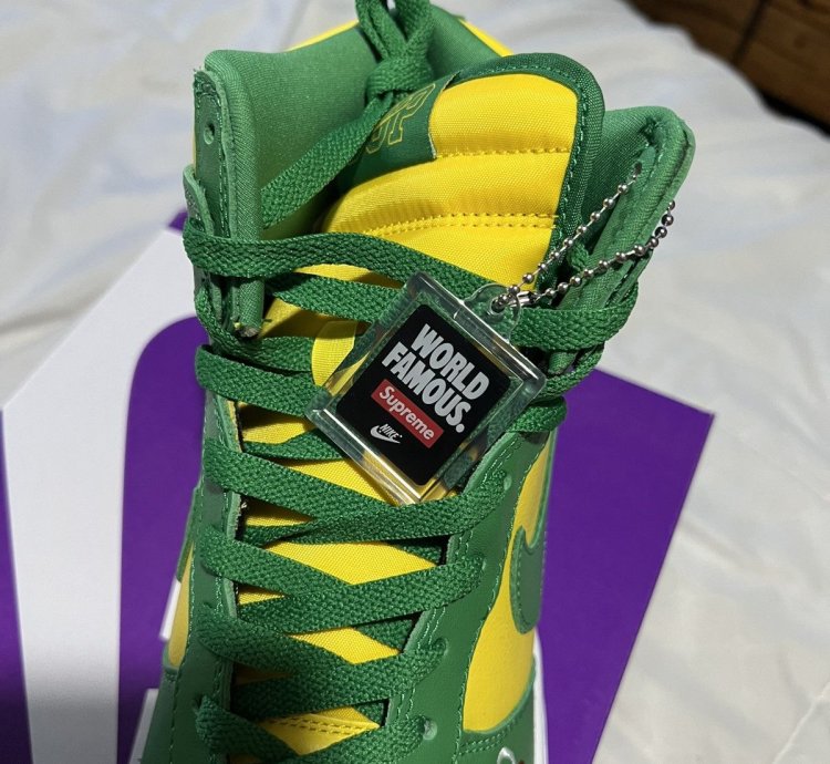 Supreme Nike Dunk High