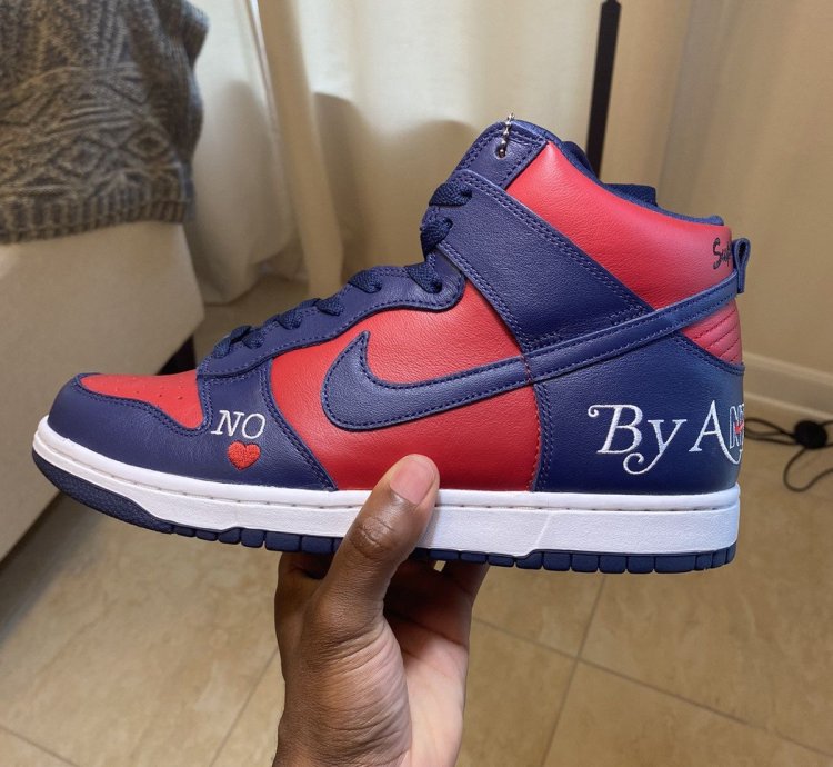Supreme Nike Dunk High - Red Navy