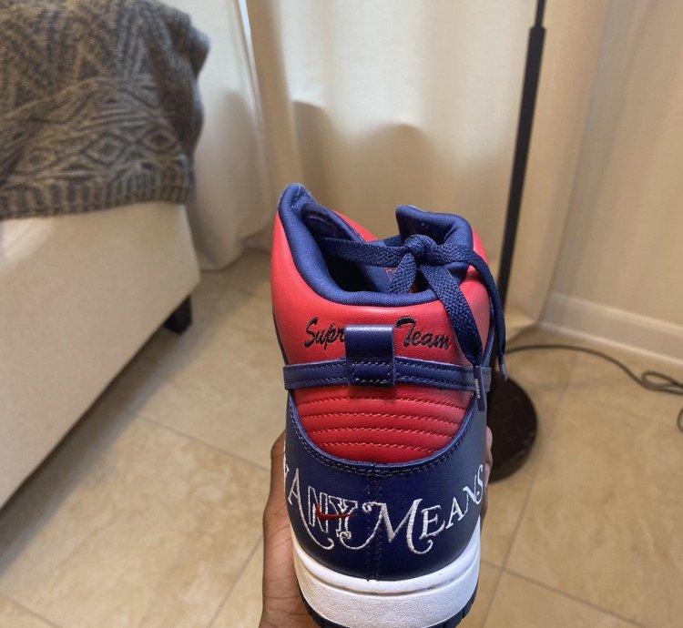 Supreme Nike Dunk High - Red Navy