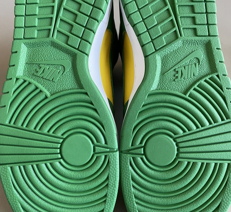 Supreme Nike Dunk High By Any Means Brazil