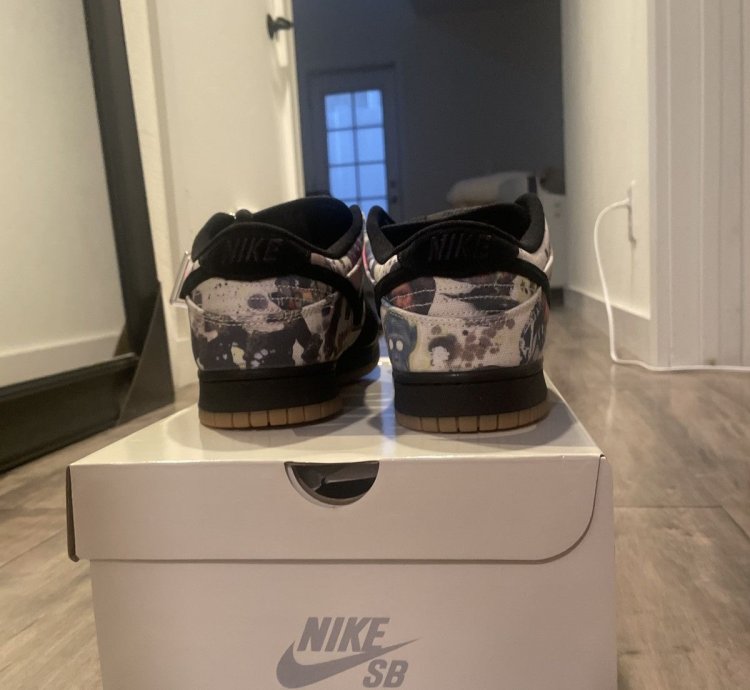 Supreme Nike Dunk Low