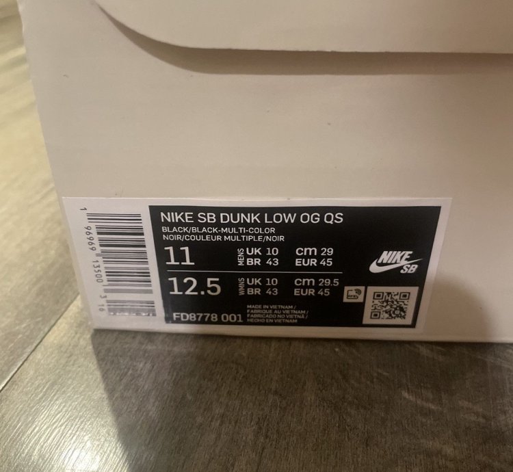 Supreme Nike Dunk Low