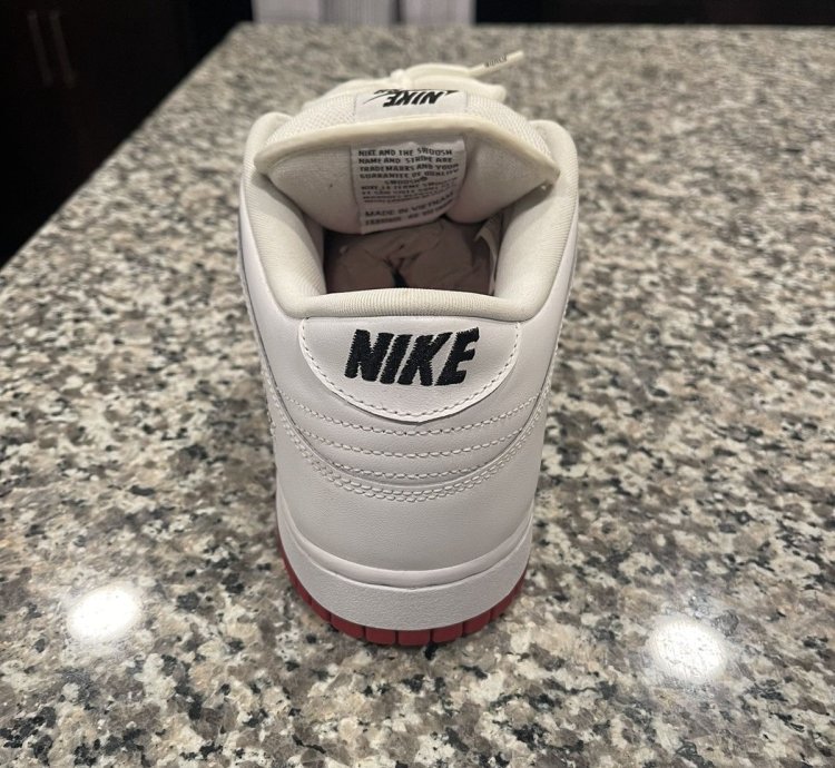 Supreme Nike Dunk Low Pro