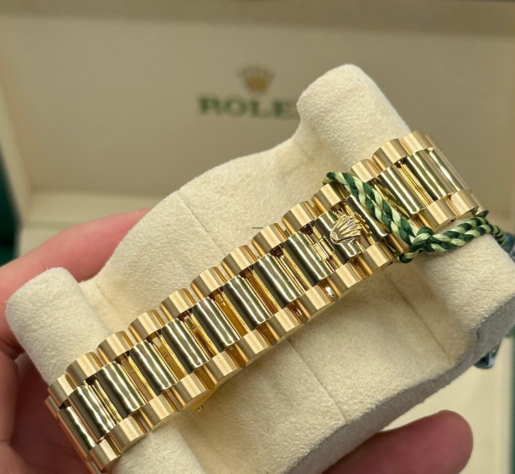 Rolex Day-date 36 Turquoise Diamond Dial Yellow Gold President