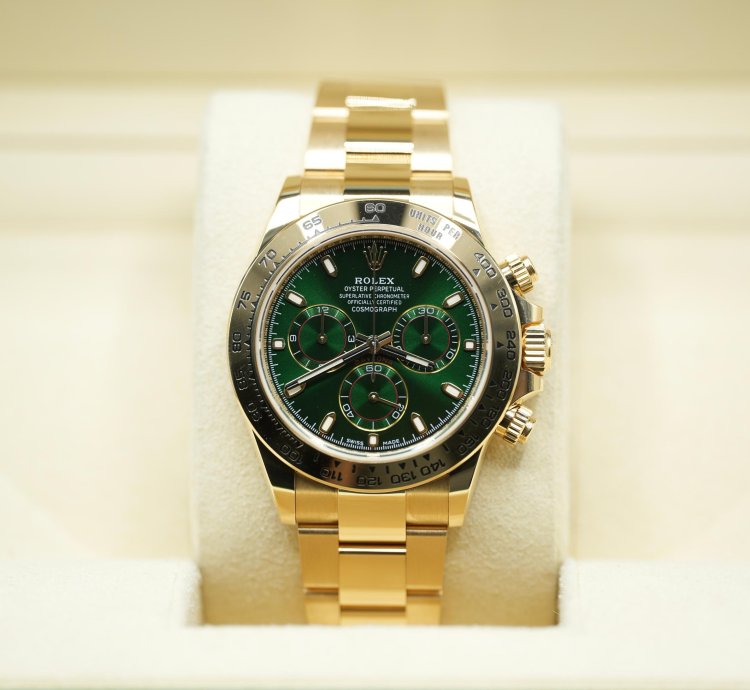 Rolex Daytona 2023 Yellow Gold Daytona Green Dial Unworn 116508 Box And Papers