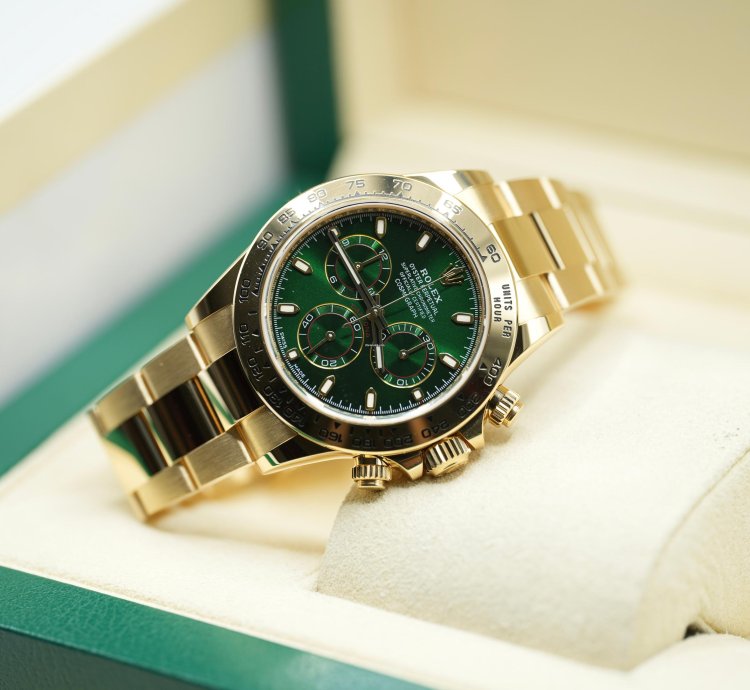 Rolex Daytona 2023 Yellow Gold Daytona Green Dial Unworn 116508 Box And Papers