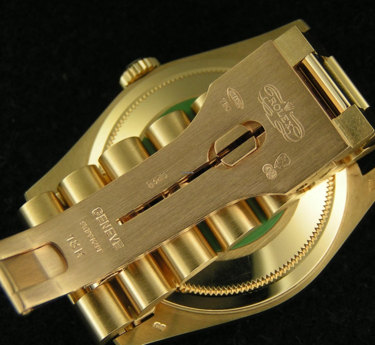 Rolex Day-date 36 Un-worn Boxes Papers Champagne Diamond Dial Fluted Bezel 18238