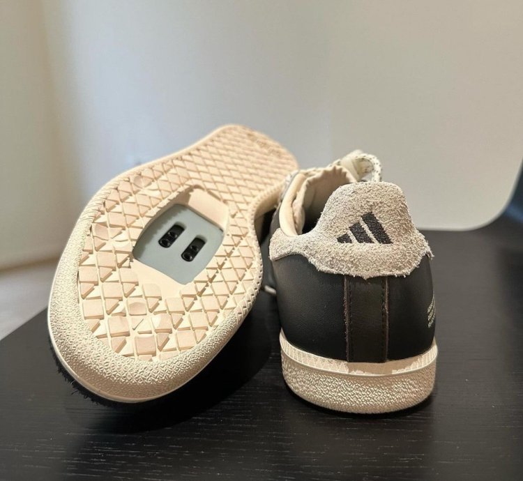 Adidas Velosamba Hal Studio