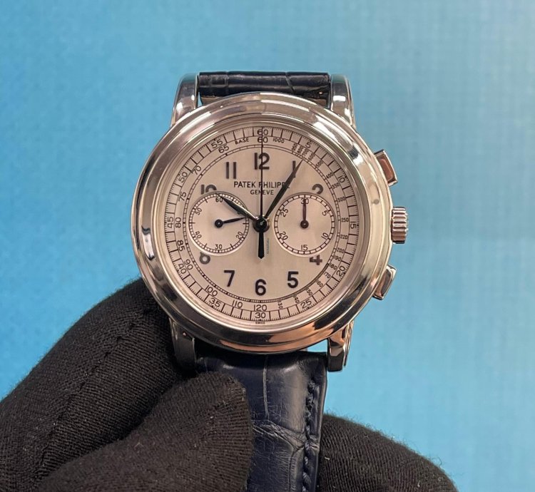 Patek Philippe Chronograph 5070g-001 White Gold Chronograph