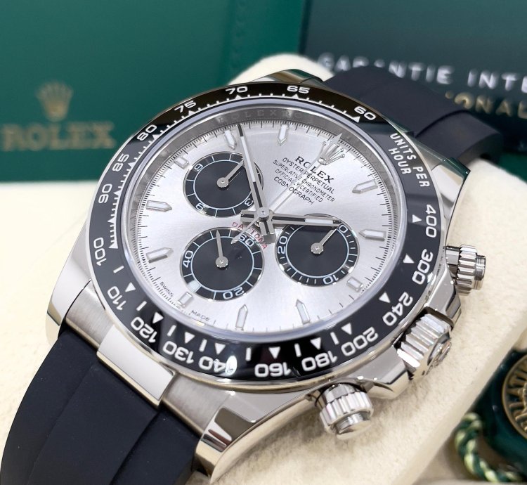 Rolex Daytona 2024 Daytona 126519 Ghost Oysterflex Silver Dial Unworn