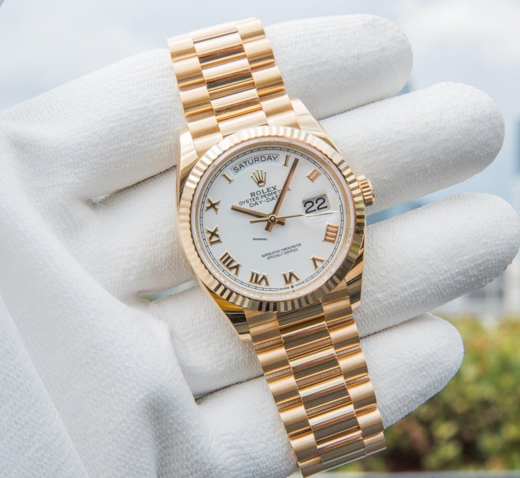 Rolex Day-date 36 Unworn 2023 Day-date 36mm White Roman Dial 128238