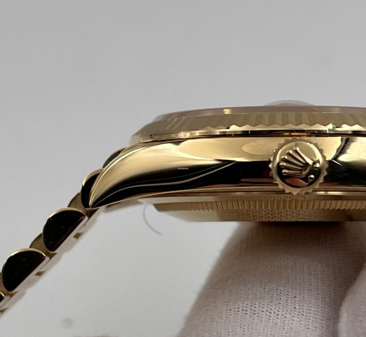 Rolex Day-date 36 Unworn Day-date 36mm Champagne Diamond Dial Yellow Gold Bracelet 128238 Box Paper 2023