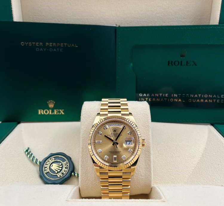 Rolex Day-date 36 Unworn Day-date 36mm Champagne Diamond Dial Yellow Gold Bracelet 128238 Box Paper 2023