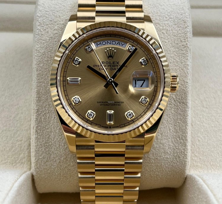 Rolex Day-date 36 Unworn Day-date 36mm Champagne Diamond Dial Yellow Gold Bracelet 128238 Box Paper 2023