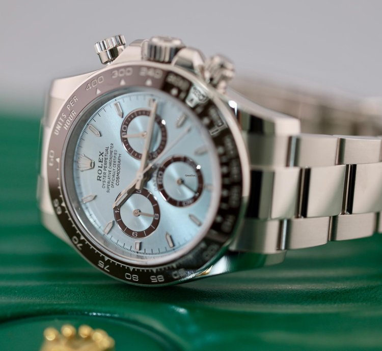 Rolex Daytona 2024 Daytona Platinum Ice Blue Baton Open Case Back 126506