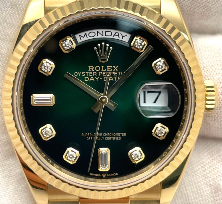 Rolex Day-date 36 Unworn Day-date 36mm Green Ombre Diamond Dial Yellow Gold Bracelet 128238 Box Paper 2023