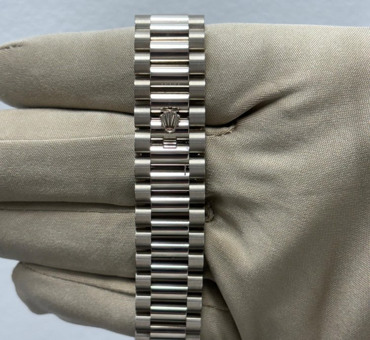 Rolex Day-date 36 White Gold - Fluted - Silver Dial New 2024 Box And Papers