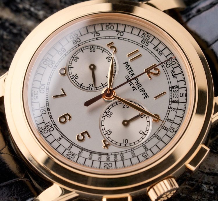 Patek Philippe Chronograph 5070r - 18k Rose Gold - Full Set - Excellent Conditions