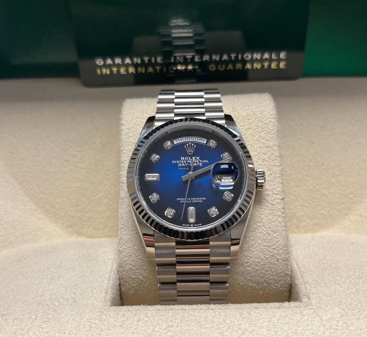 Rolex Day-date 36 White Gold Day-date 36 Watch - Fluted Bezel - Blue Ombre Diamond Dial 128239