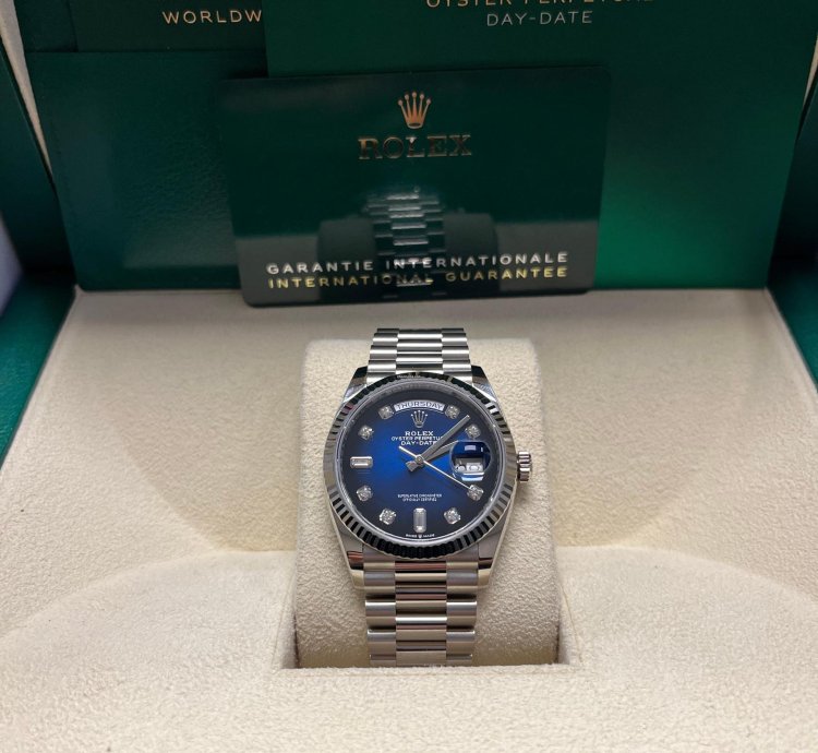 Rolex Day-date 36 White Gold Day-date 36 Watch - Fluted Bezel - Blue Ombre Diamond Dial 128239