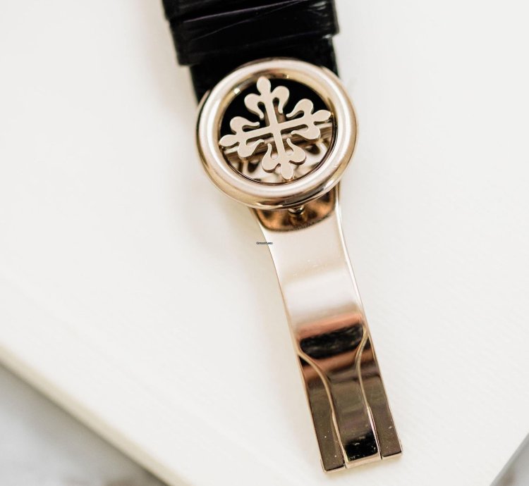 Patek Philippe Chronograph 5170g - Full Set From 2022