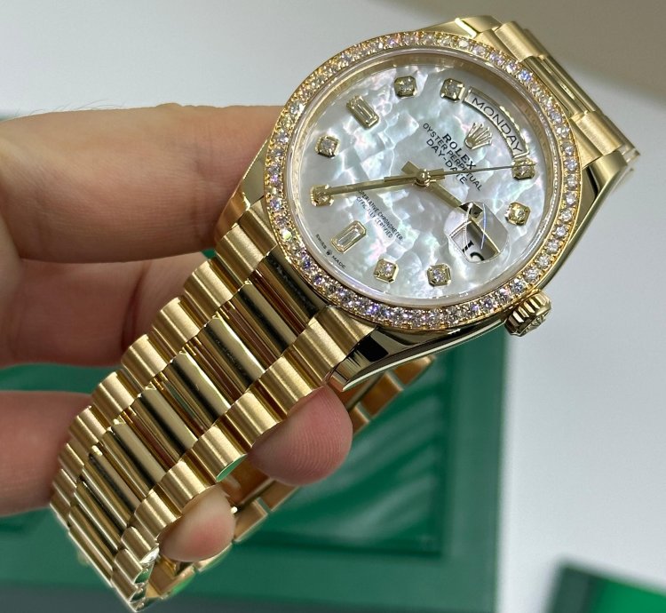 Rolex Day-date 36 White Mother Of Pearl Baguette Diamond Dial Yellow Gold President Diamond Beze