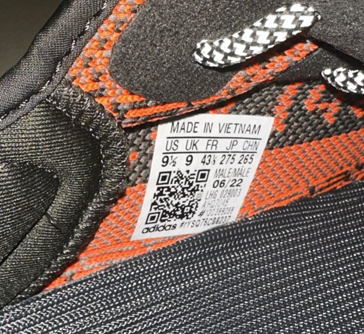 Adidas Yeezy 350 V2 Carbon Beluga