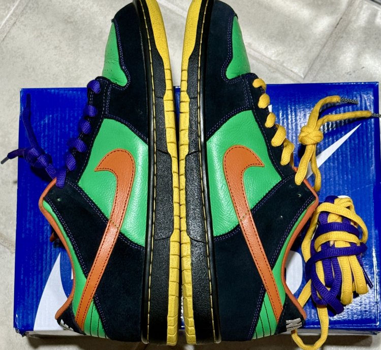 Rare- Nike Sb Dunk Low Green Spark Halloween - Size 11 5