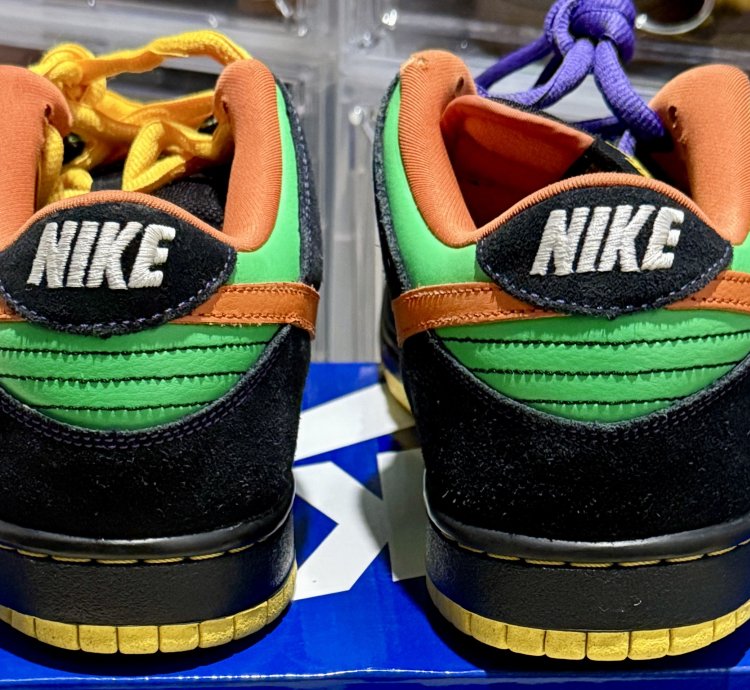 Rare- Nike Sb Dunk Low Green Spark Halloween - Size 11 5