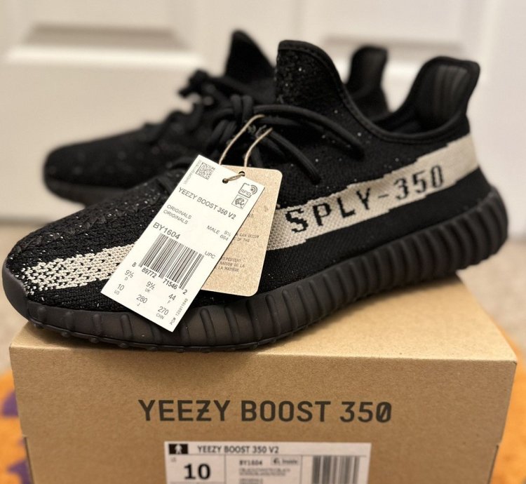 Adidas Yeezy 350 V2 Oreo
