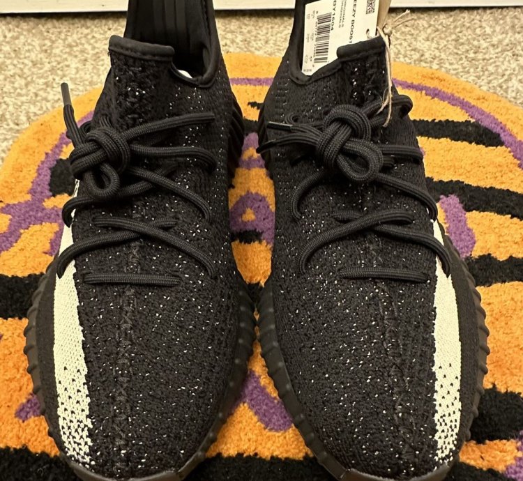 Adidas Yeezy 350 V2 Oreo