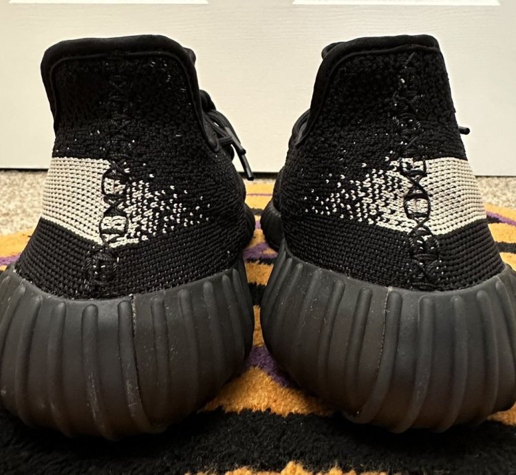 Adidas Yeezy 350 V2 Oreo