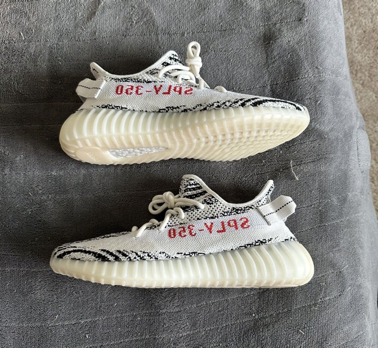 Adidas Yeezy 350 V2 Zebra