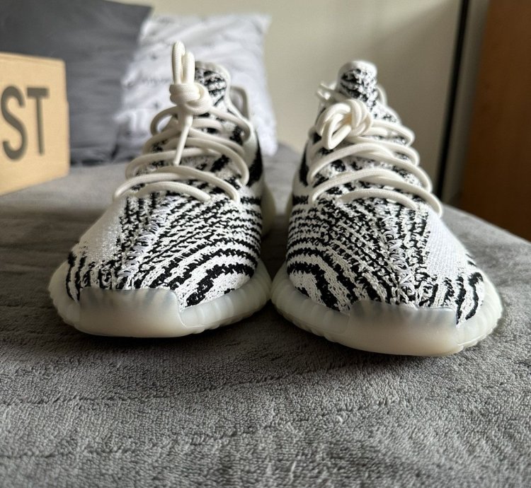 Adidas Yeezy 350 V2 Zebra